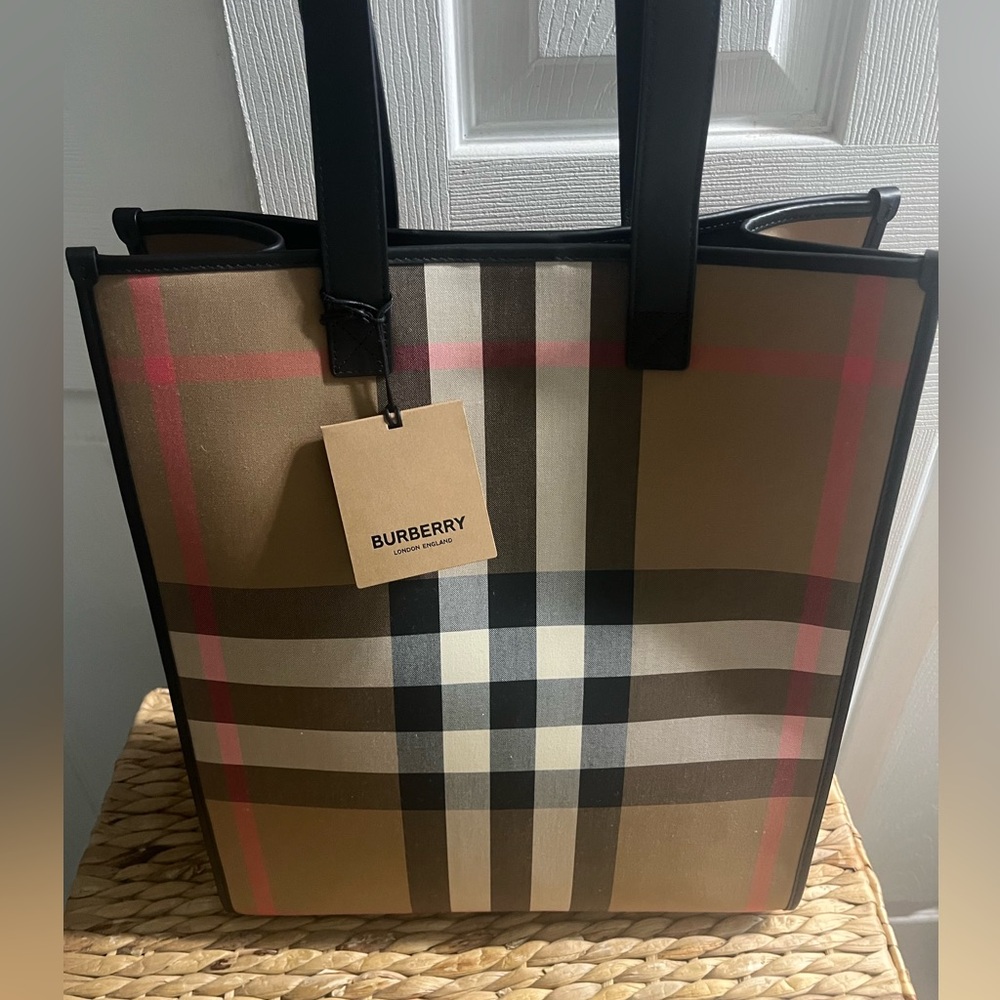 Burberry tote